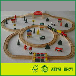 Top sale beech wood ASTM certified kids train toys 70pcs Wooden railway track set wooden train set for toddlers, trætogsæt til børn, wooden railway track set