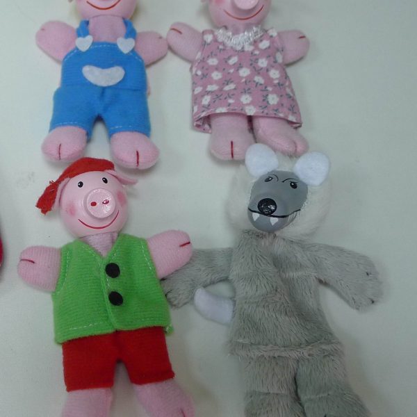 16FIS10 finger puppets-three little pigs
