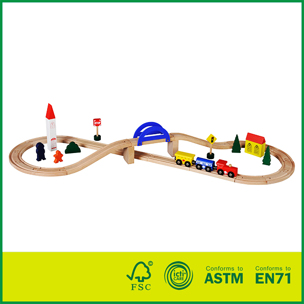 11RAI04 35 pc Tracks & Accessories Magnetic Train Cars foar Kids Classic Wooden Toy Train Set
