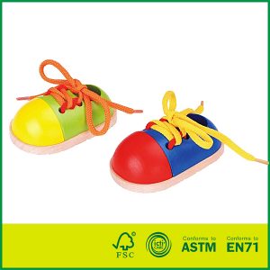 Wholesale EN71/ASTM Qualified Birch Wood Wooden Lacing Toys Intelligent Wooden Shoe
