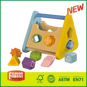 Дрвена едукативна детска играчка форма и сортирајте ја на играчка за активности за бебиња