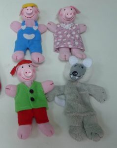 finger puppets-three little pigs